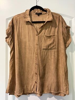 Velvet Heart- Washed-Tan Short Sleeve Button-Down Pocket Shirt (L)